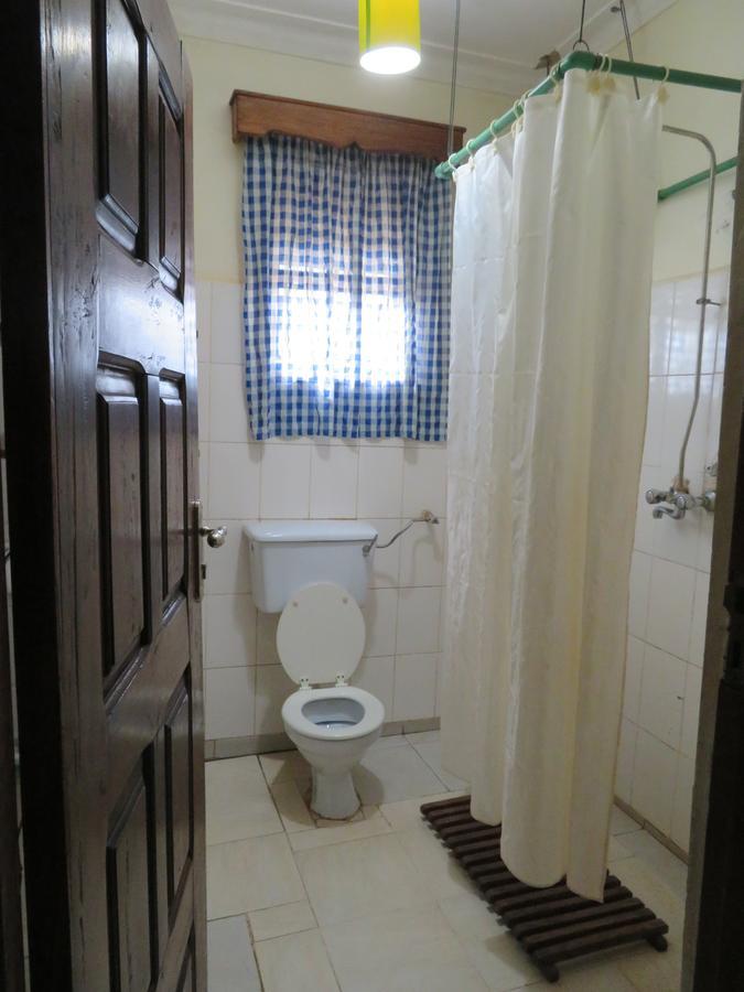 Отель Bikeventures House Uganda Джинджа Экстерьер фото
