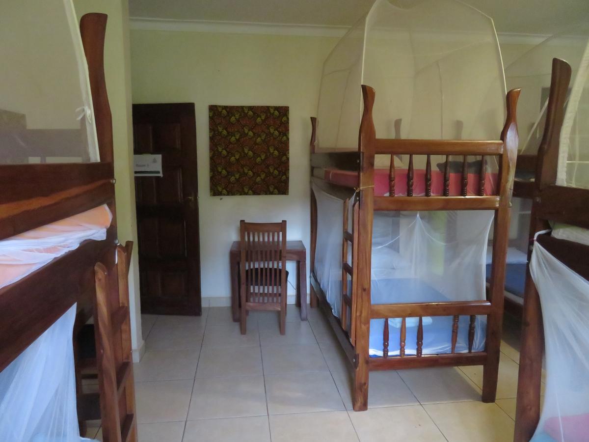 Отель Bikeventures House Uganda Джинджа Экстерьер фото